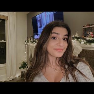 Meet your Posher, Nika